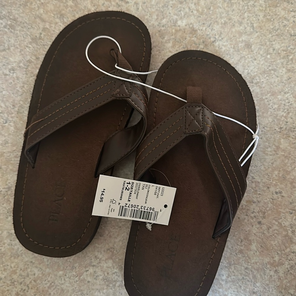 Children’s Place boys flip flops size 1-2 NWT